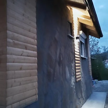 Stari Hrast 1 * Prolomska Banja