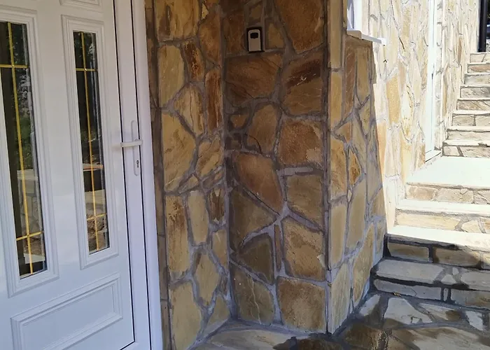 Stari Hrast 1 公寓 *