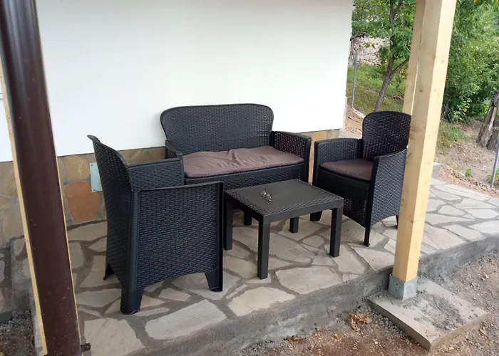 Stari Hrast 1 * Prolomska Banja